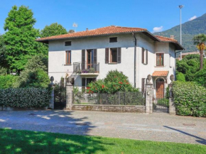 VILLA LAGO foreground - Pet friendly stay- garden-parking-Lake view- Bike friendly holiday house